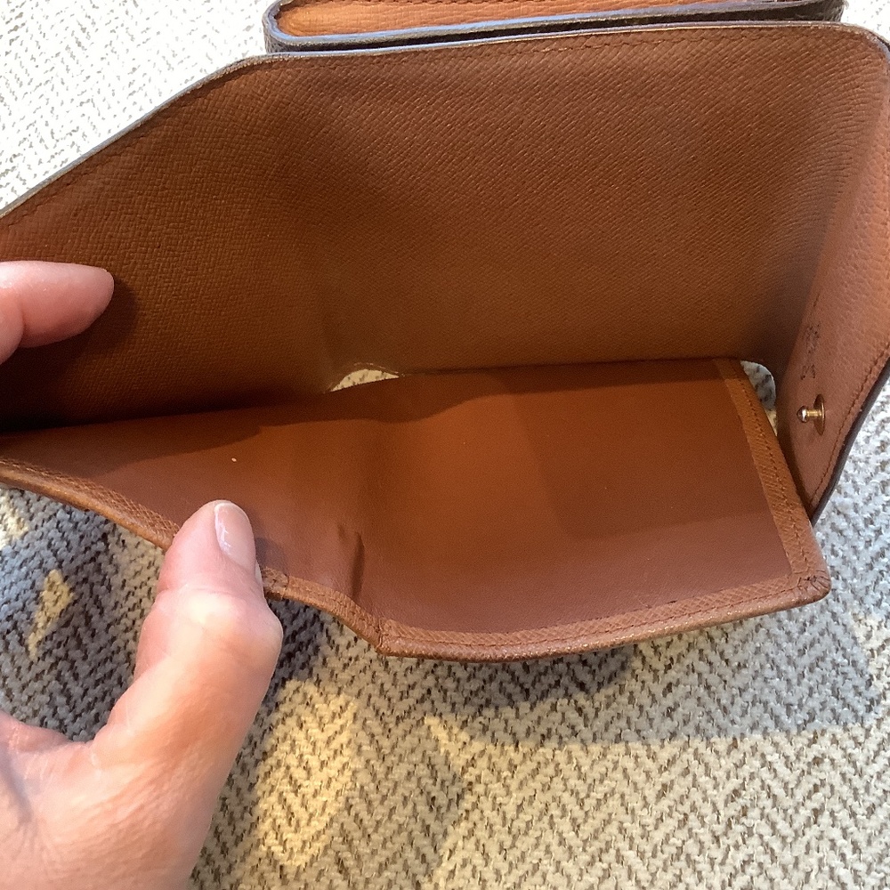 Louis Vuitton Monogram Medium Size Trifold Wallet - Picture 5 of 16
